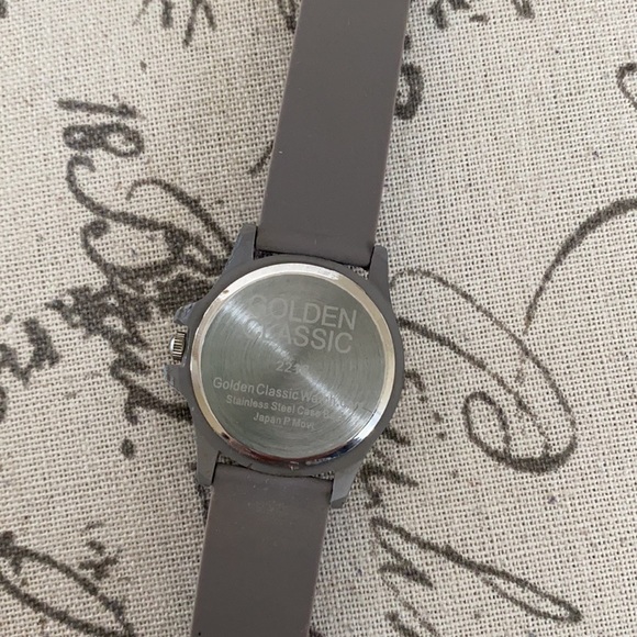 Watch - Picture 2 of 3